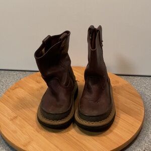 Little boys Georgia boots size 8.5M